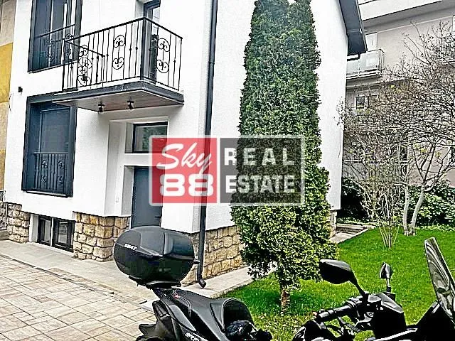 Prodaja, kuća, 233m², Banovo Brdo, Beograd