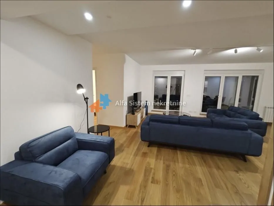Izdavanje, trosoban stan, 112m², Novi Beograd Blok 65, Novi Beograd Sve Podlokacije