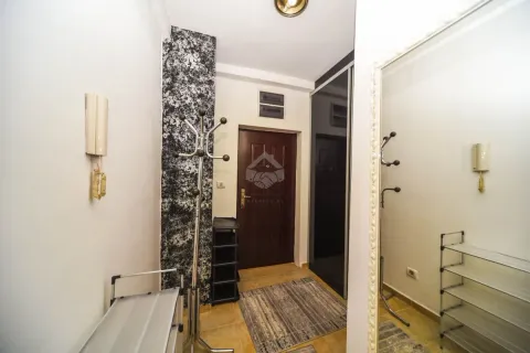 Prodaja, dvosoban stan, 67m², Stari Aerodrom, Podgorica - image 8