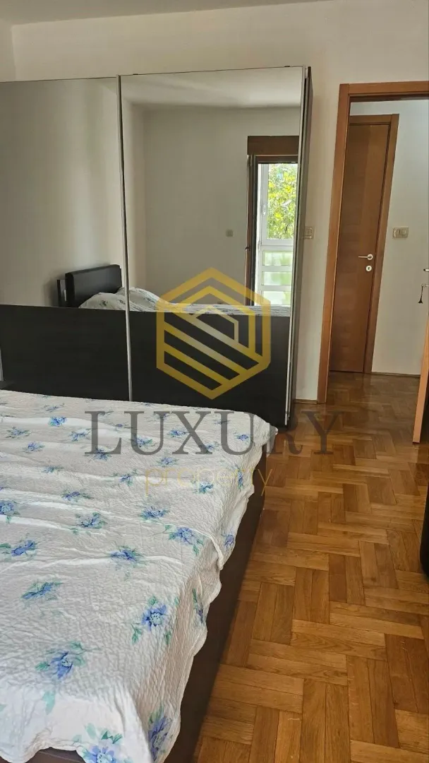 Rent, two bedroom apartment, 70m², Pejton, Podgorica