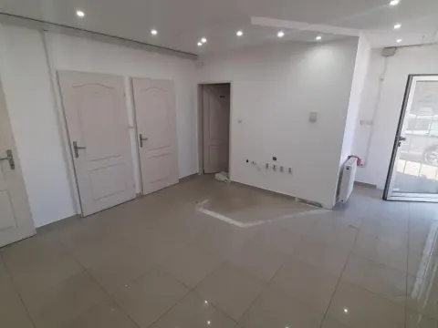 Sale, office space, 99m², Salajka, Novi Sad Sve Podlokacije