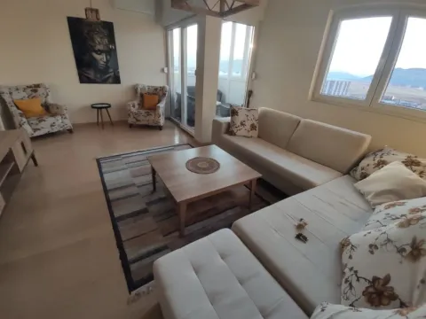 Izdavanje, jednosoban stan, 54m², City Kvart, Podgorica - image 4