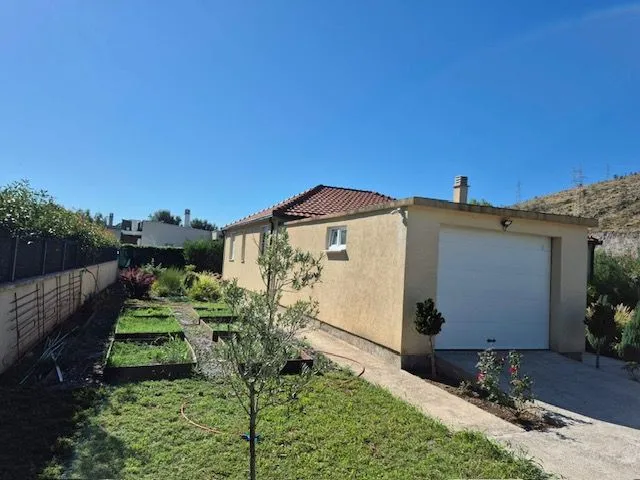 Izdavanje, kuća, 157m², Tološi, Podgorica