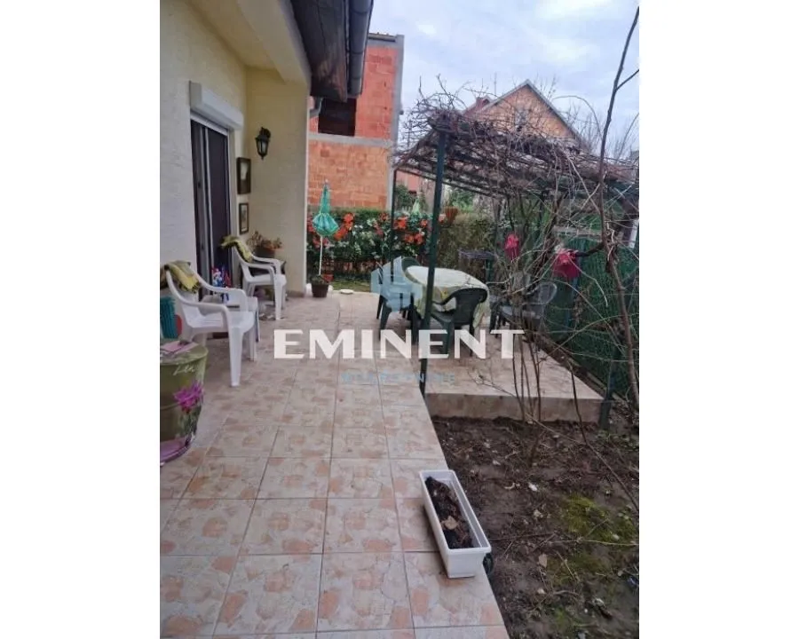 Prodaja, kuća, 219m², Altina, Beograd