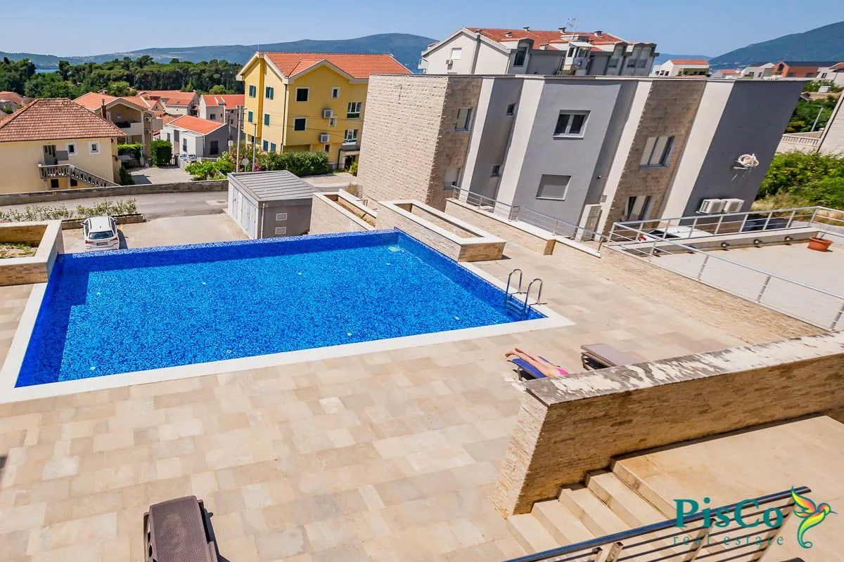 Prodaja, jednosoban stan, 57m², Tivat, Crna Gora