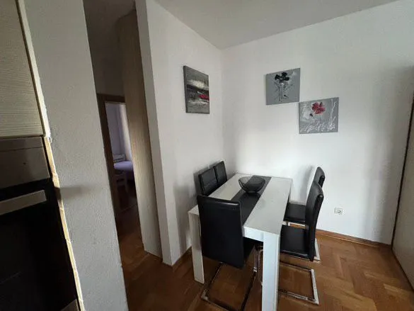 Izdavanje, dvosoban stan, 50m², Luštica Bay, Tivat