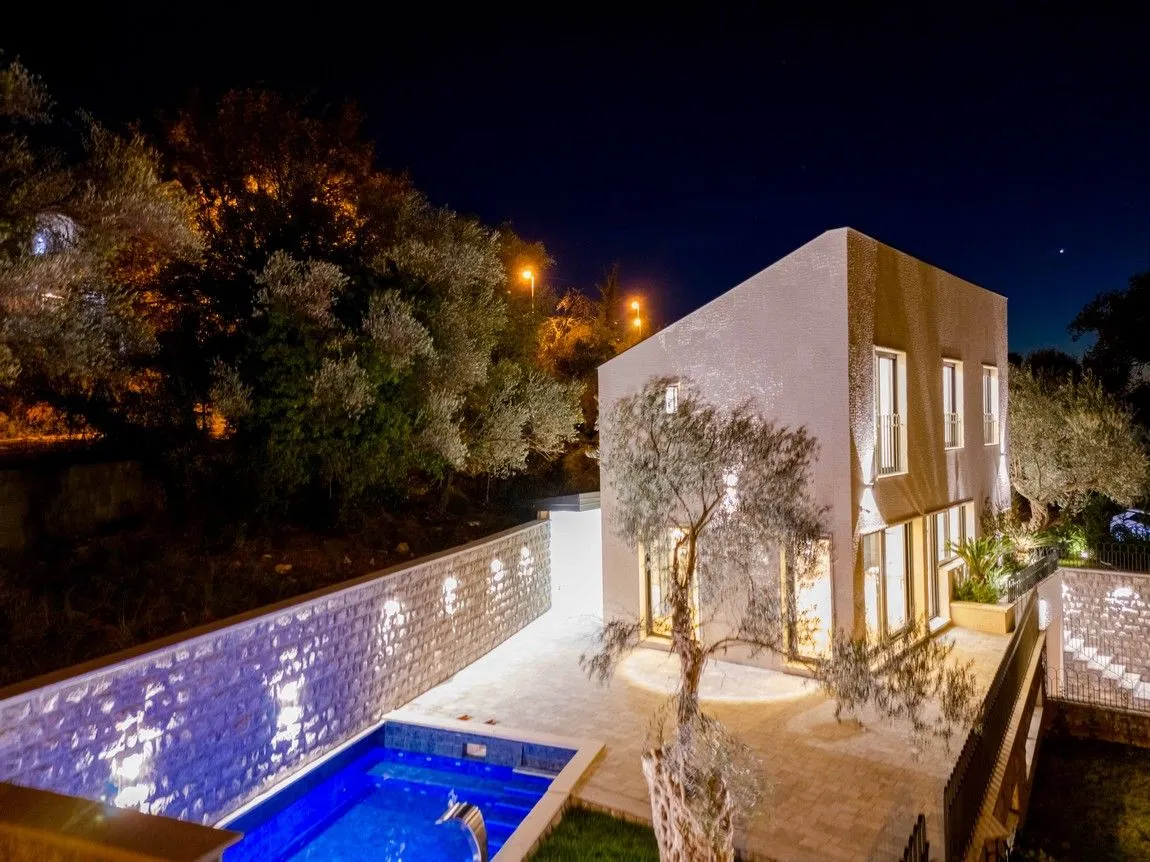 Sale, house, 240m², Kamenovo, Budva