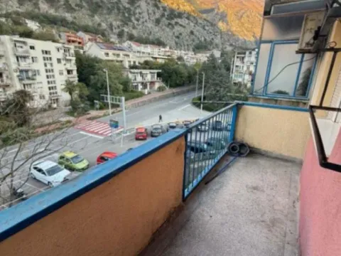 Prodaja, dvosoban stan, 60m², Dobrota, Kotor - image 1