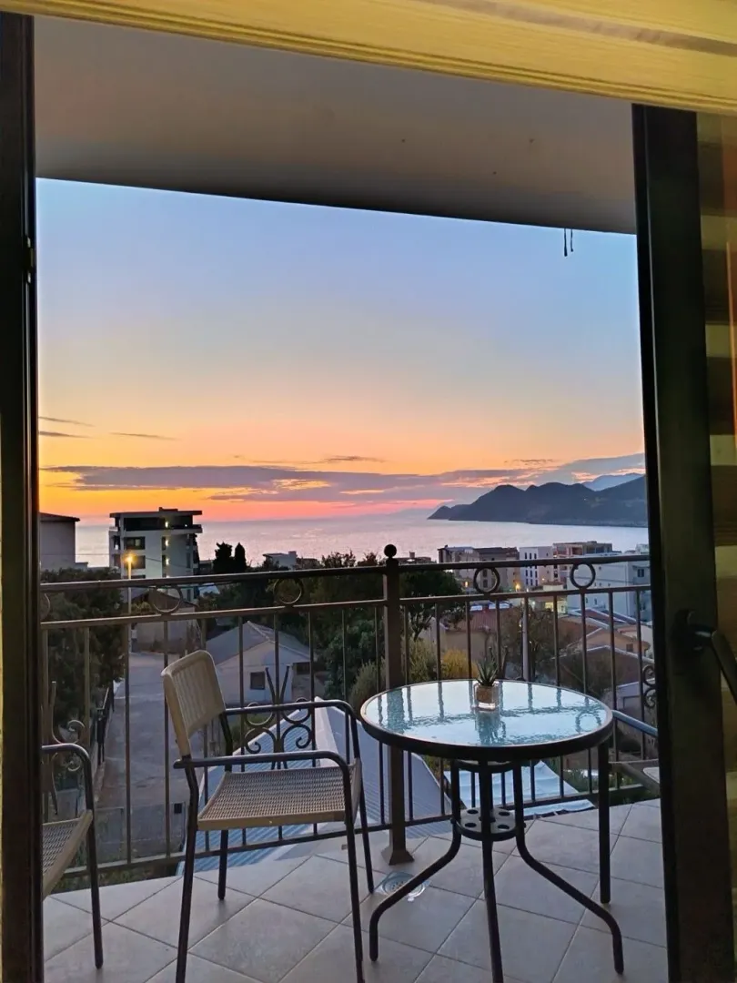 Izdavanje, garsonjera, 33m², Dobra Voda, Bar