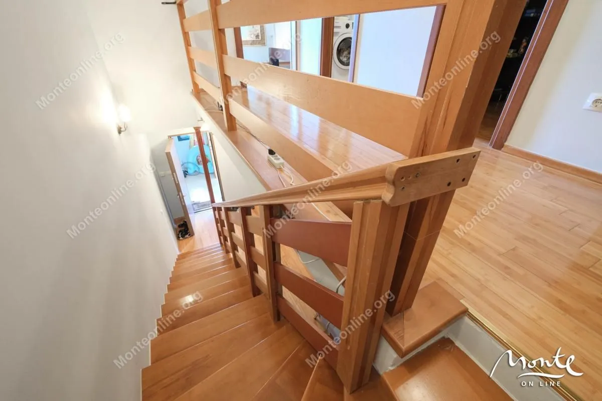 Prodaja, trosoban stan, 130m², Risan, Kotor