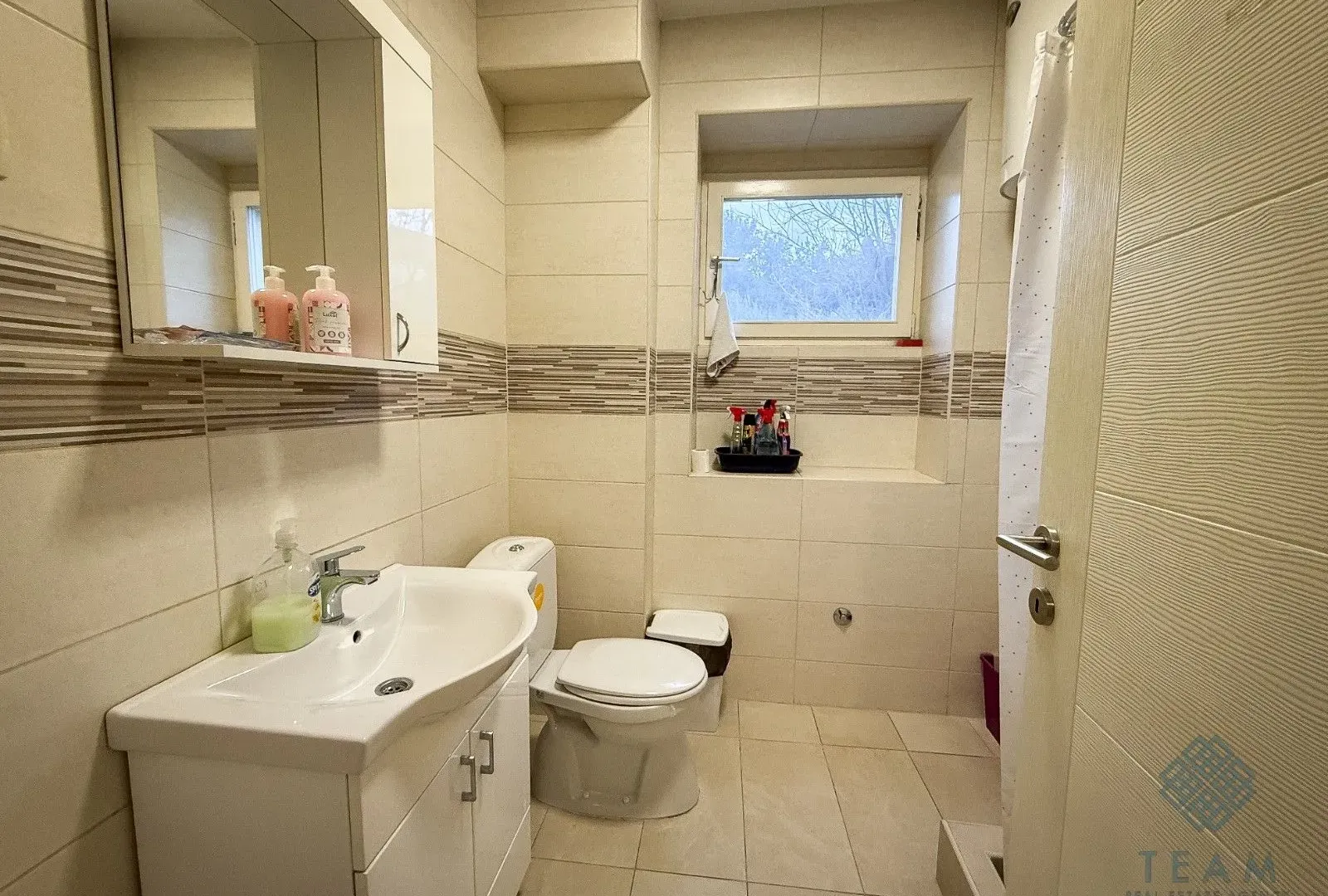 Rent, office space, 90m², Gorica C, Podgorica