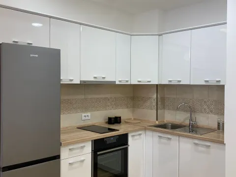 Rent, one bedroom apartment, 50m², Budva, Crna Gora - image 9