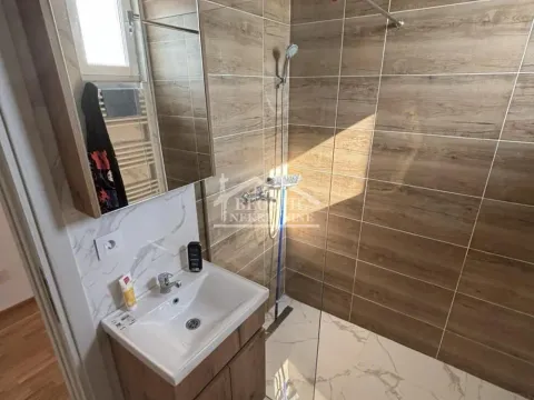 Prodaja, jednosoban stan, 43m², Centar, Stara Pazova - image 10