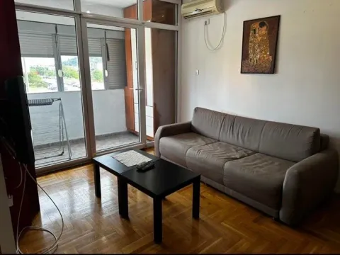 Rent, one bedroom apartment, 51m², Krivi Most, Podgorica - image 2