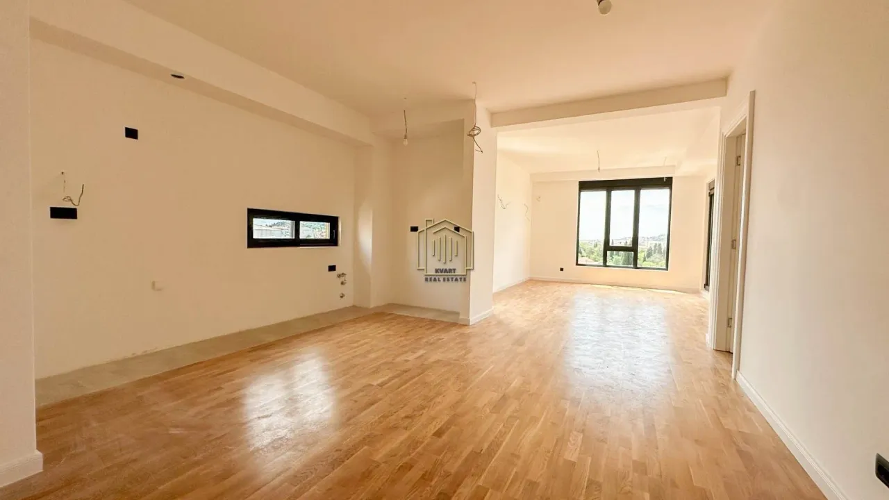Izdavanje, poslovni prostor, 108m², City Kvart, Podgorica