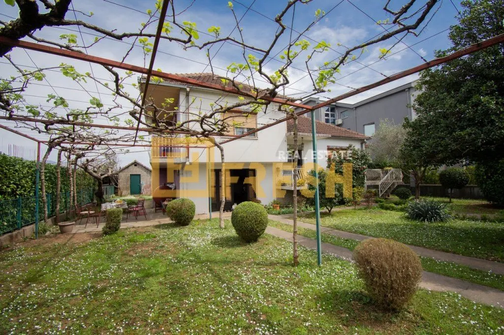 Prodaja, kuća, 120m², Gornja Gorica, Podgorica