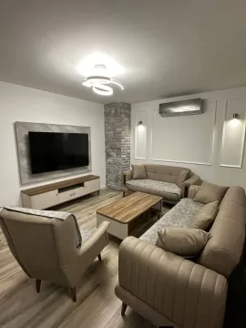 Prodaja, trosoban stan, 74m², Tuški Put, Podgorica - image 1