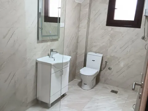 Izdavanje, kuća, 180m², Podgorica, Crna Gora - image 19