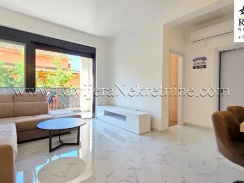 Sale, two bedroom apartment, 52m², Đenovići, Herceg Novi