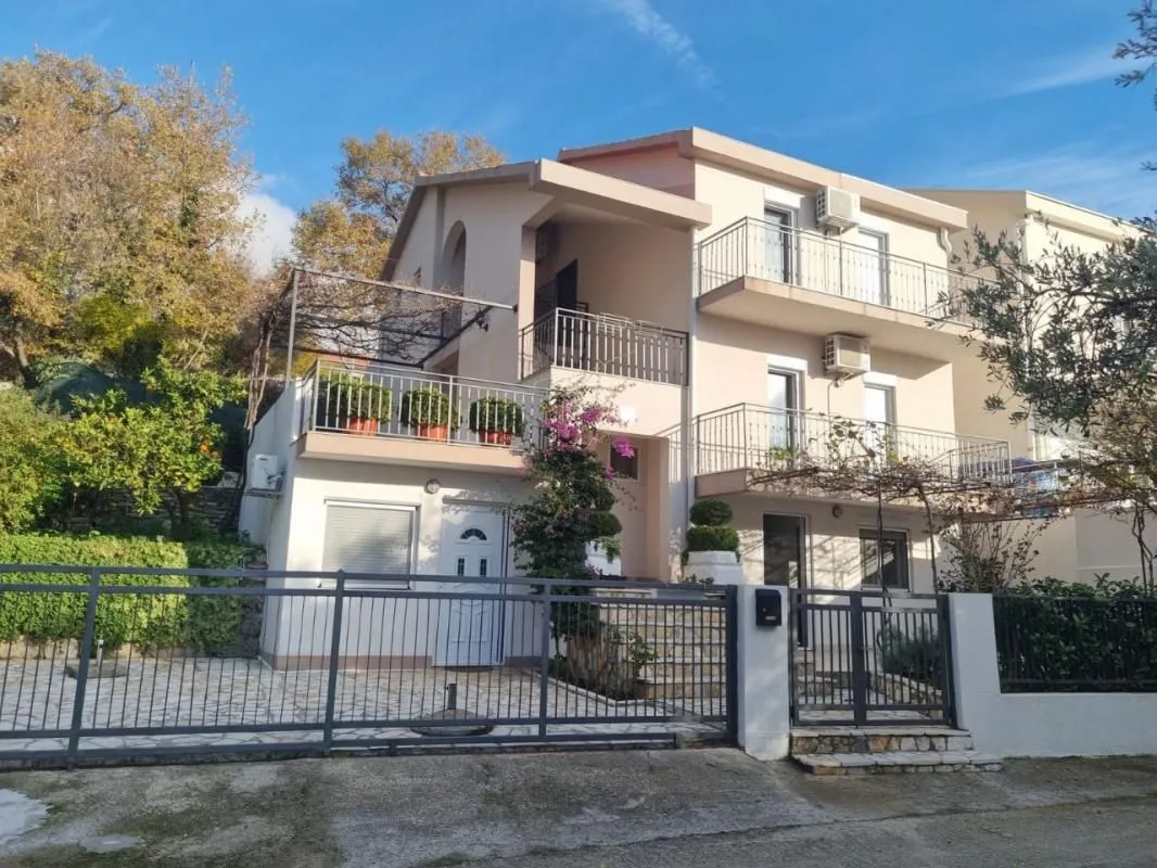 Sale, house, 160m², Petrovac, Budva