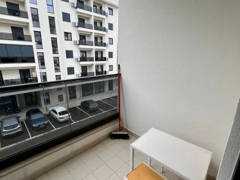 Izdavanje, jednosoban stan, 47m², City Kvart, Podgorica - image 9