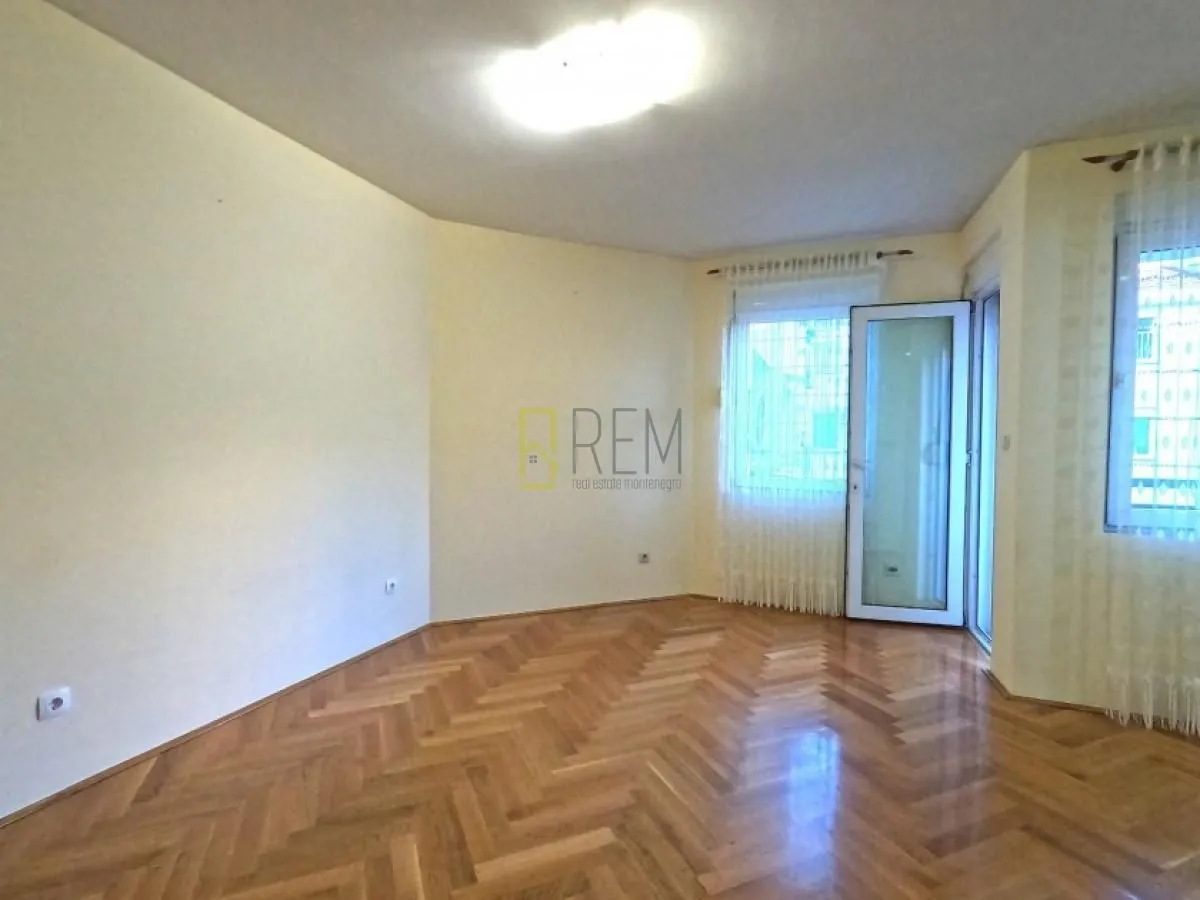 Prodaja, dvosoban stan, 65m², Blok 9, Podgorica