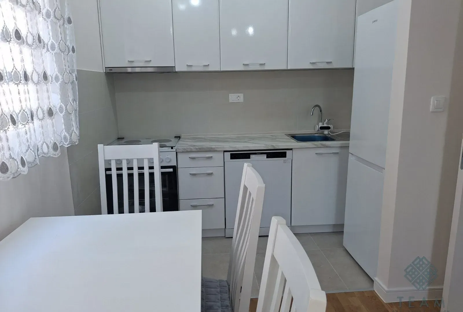 Izdavanje, jednosoban stan, 45m², Pobrežje, Podgorica