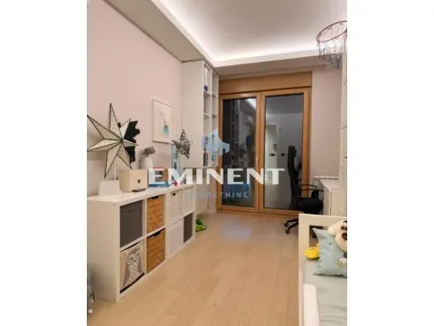 Izdavanje, trosoban stan, 103m², Stari Grad, Beograd - image 10