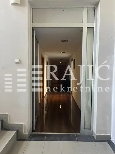 Rent, office space, 100m², Zemun Sve Podlokacije, Beograd