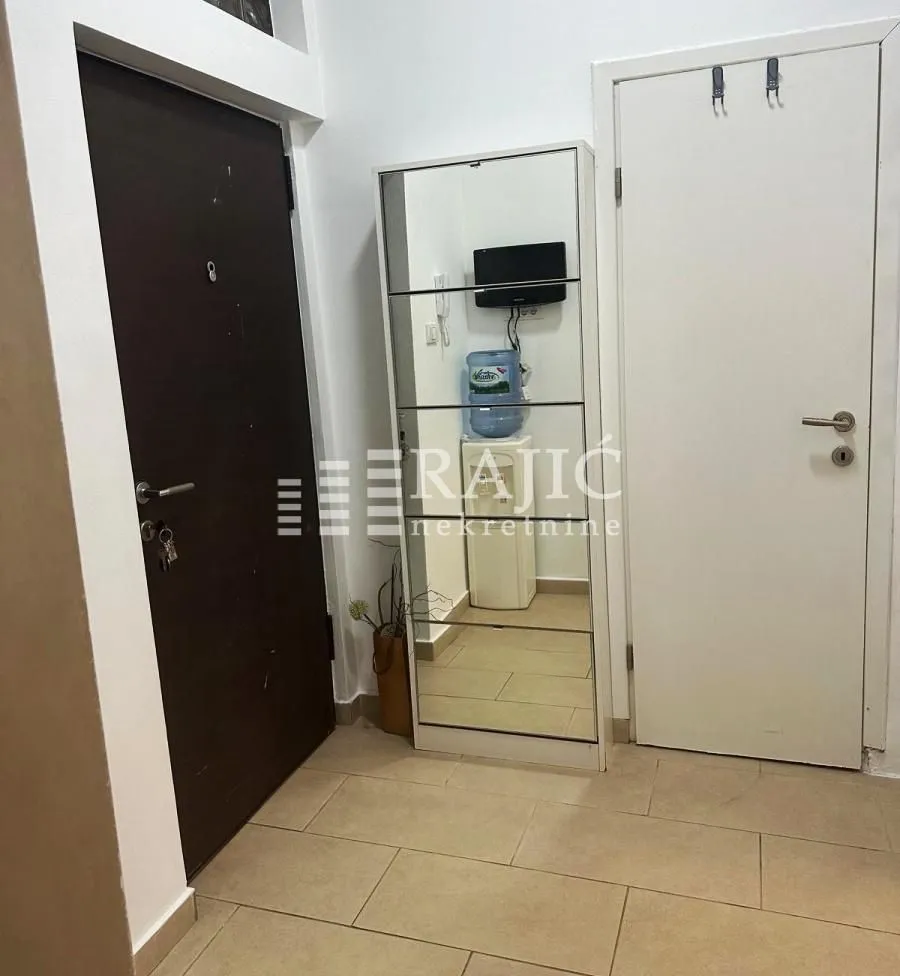 Izdavanje, dvosoban stan, 50m², Crveni Krst, Beograd