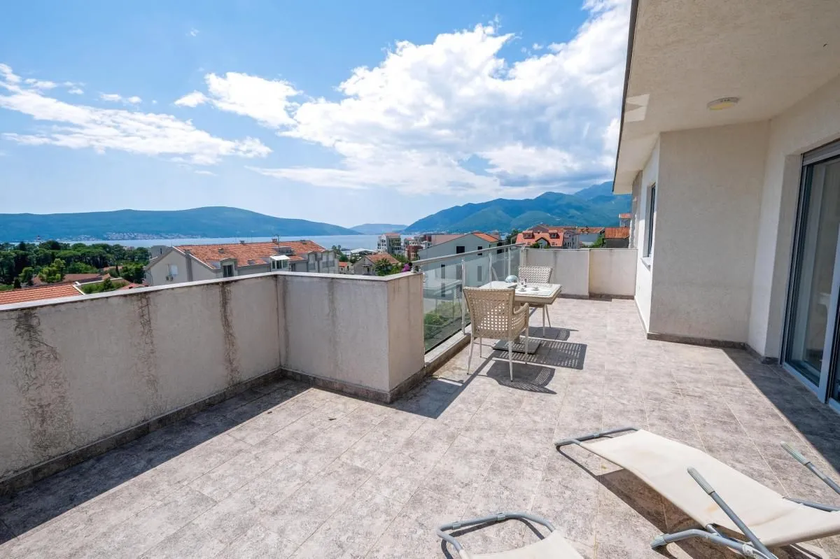 Prodaja, trosoban stan, 116m², Tivat, Crna Gora