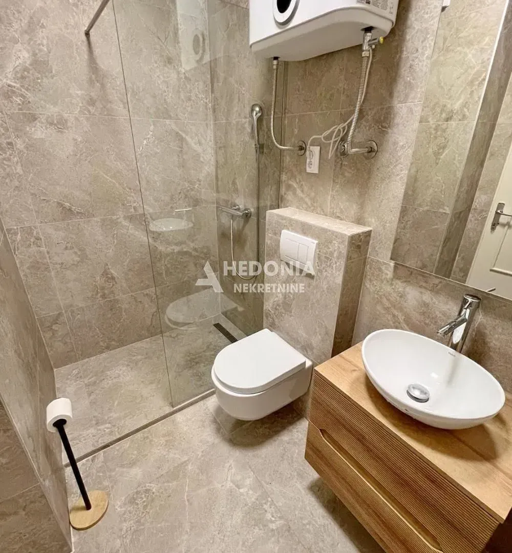 Rent, four bedroom apartment, 135m², Senjak, Beograd