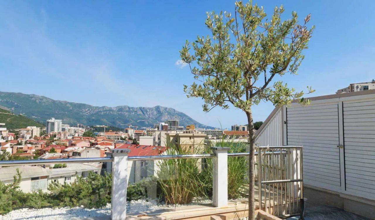 Prodaja, trosoban stan, 85m², Centar, Budva
