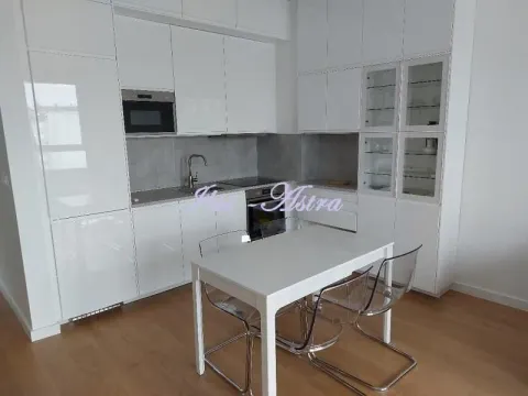 Izdavanje, dvosoban stan, 60m2, Vračar Hram, Vračar, Beograd Izdavanje, dvosoban stan, 60m2, Vračar Hram, Vračar, Beograd