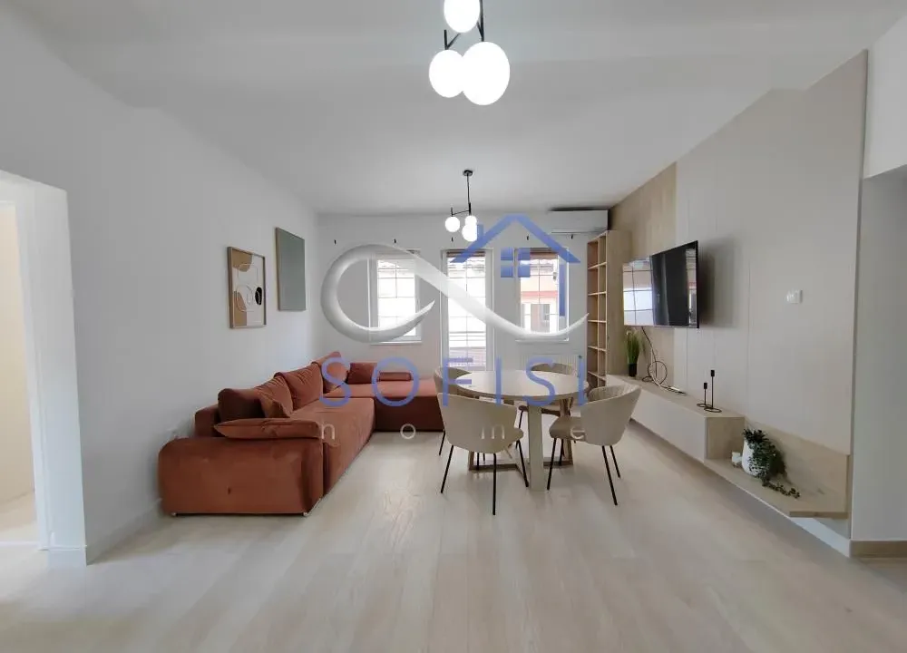 Izdavanje, trosoban stan, 70m², Centar, Novi Sad