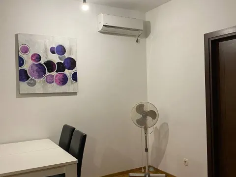 Rent, one bedroom apartment, 50m², Budva, Crna Gora - image 10