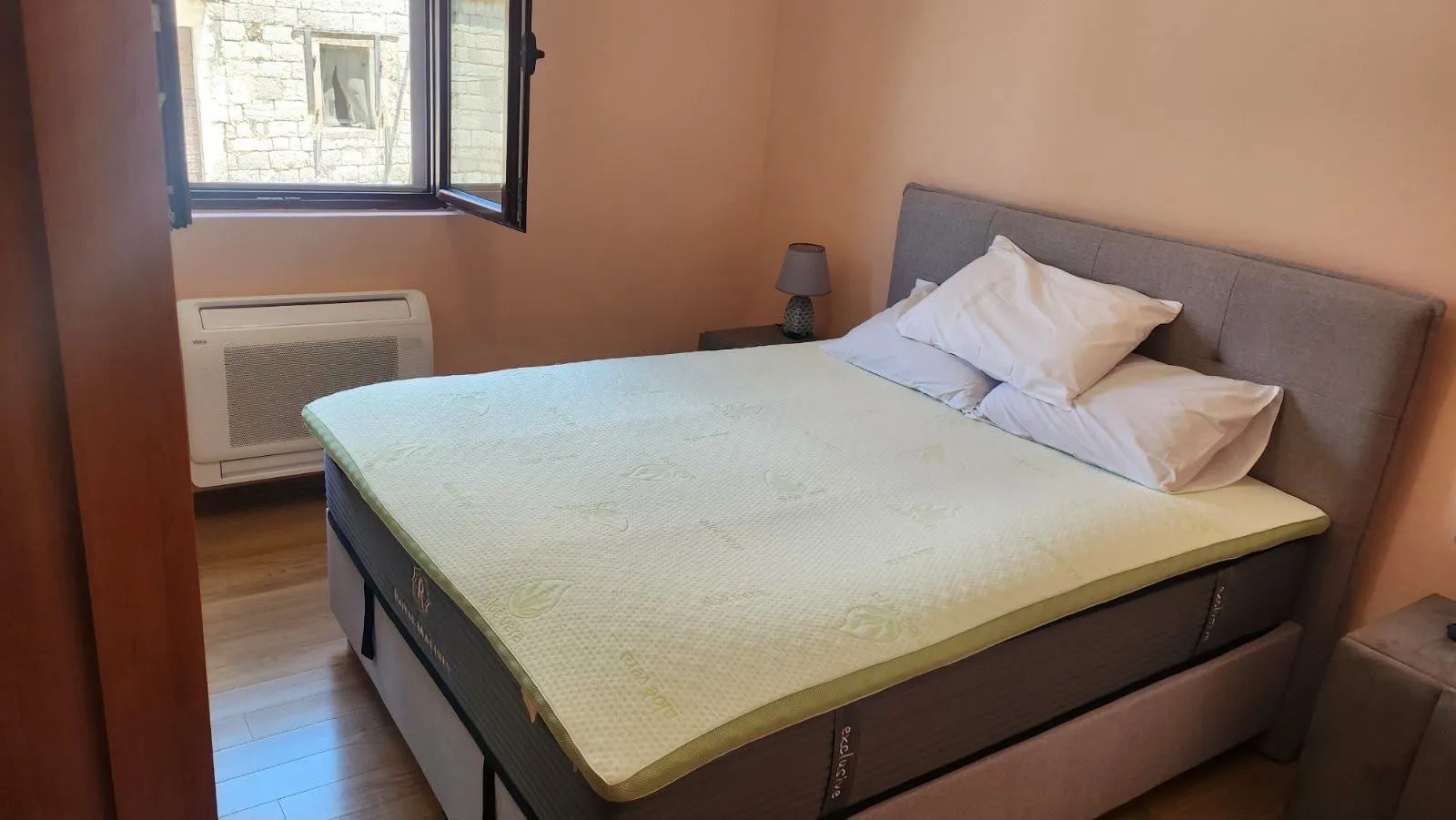 Rent, two bedroom apartment, 70m², Dub, Kotor