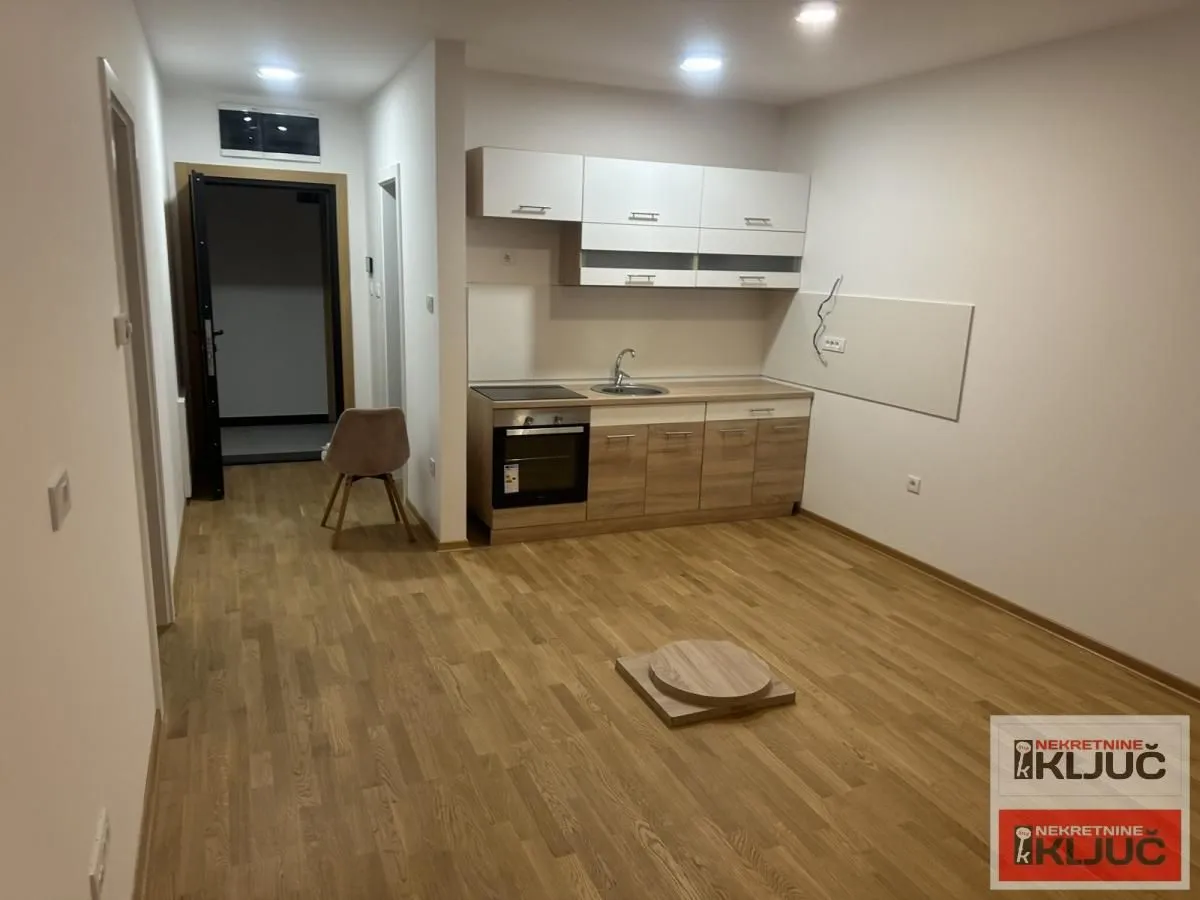 Izdavanje, jednosoban stan, 41m², Petrovaradin, Novi Sad