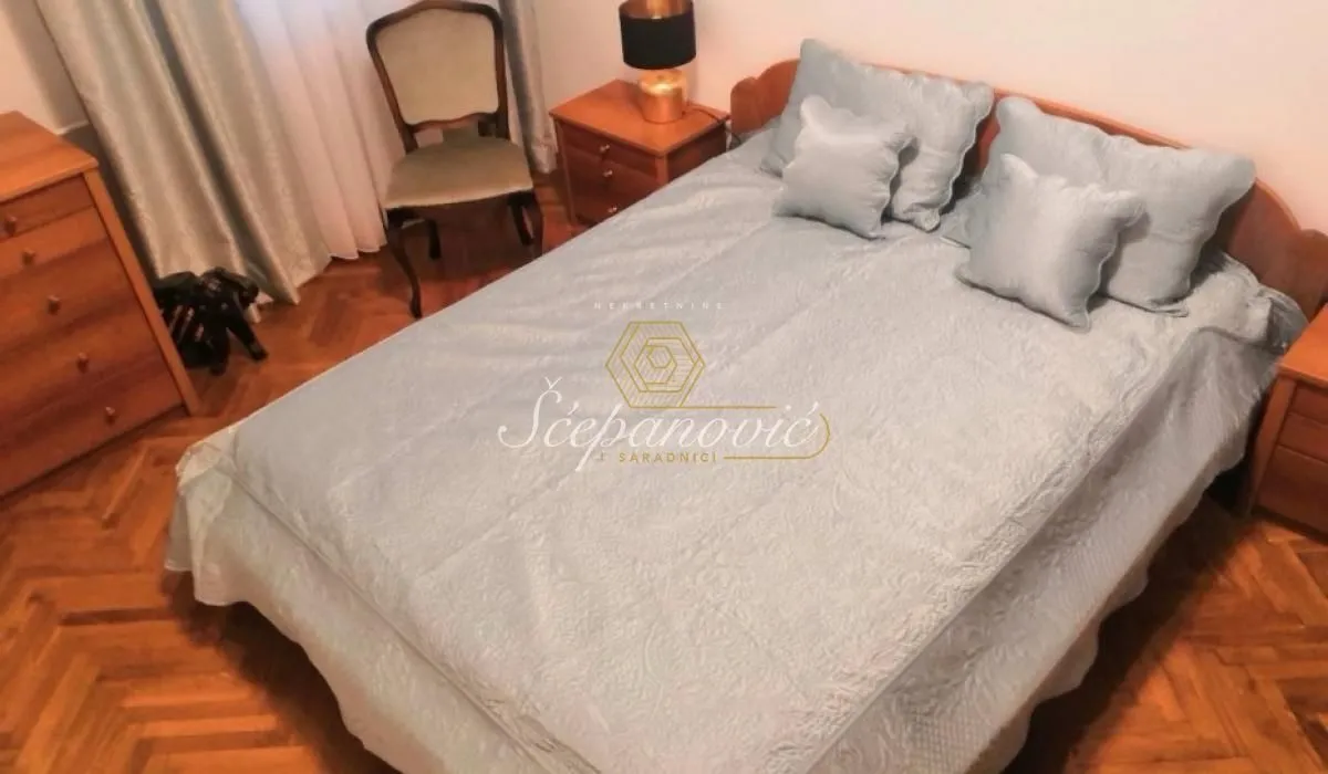 Prodaja, dvosoban stan, 64m², Centar, Novi Sad