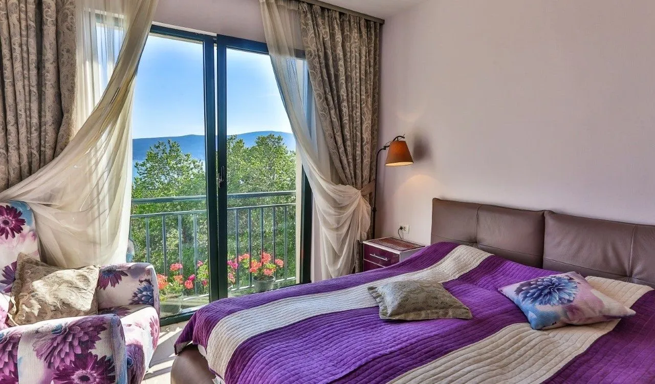 Prodaja, kuća, 240m², Donja Lastva, Tivat