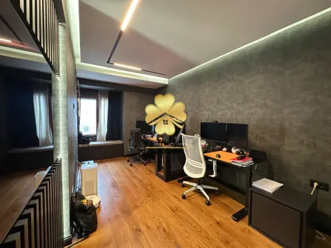 Prodaja, trosoban stan, 195m², Pobrežje, Podgorica - image 14