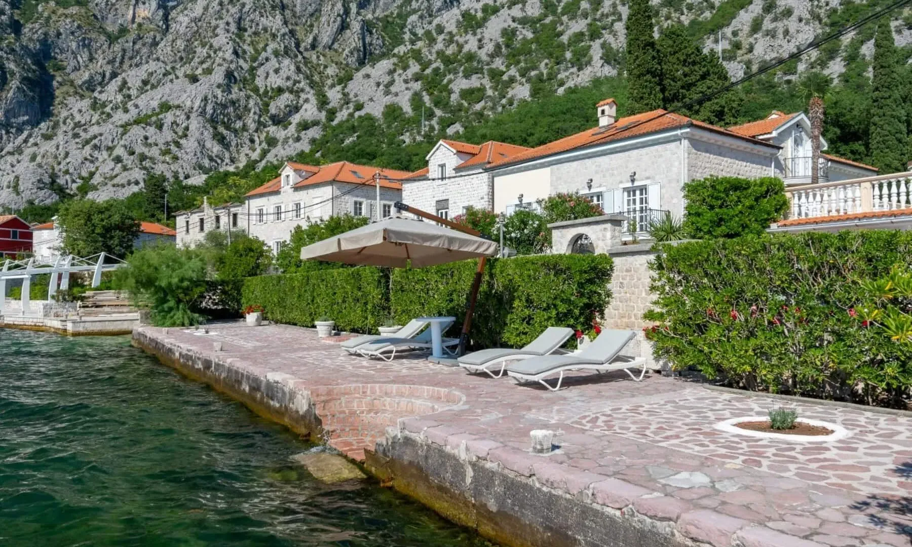 Sale, house, 409m², Ljuta, Kotor