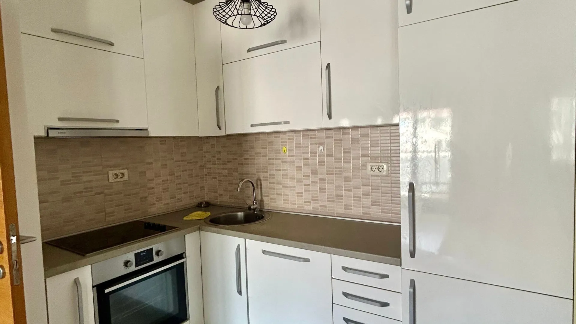 Izdavanje, dvosoban stan, 70m², Ljubović, Podgorica