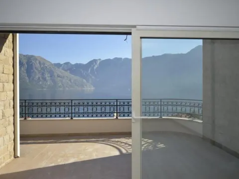 Sale, three bedroom apartment, 121m², Kotor, Crna Gora - image 2