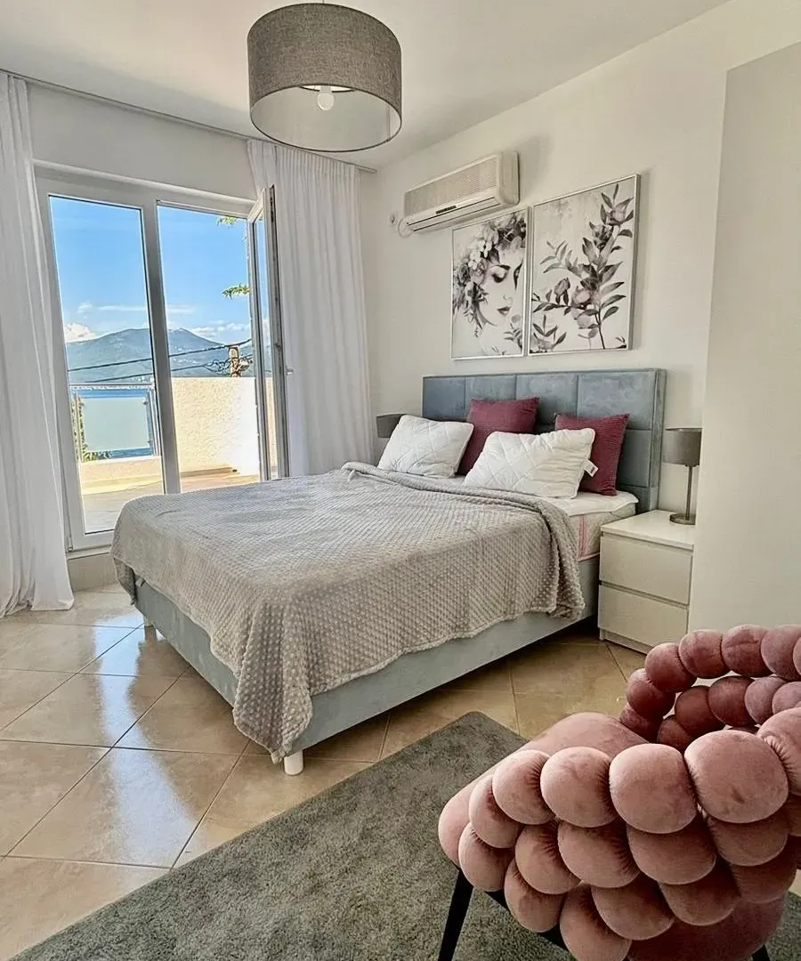 Prodaja, kuća, 118m², Krašići, Tivat