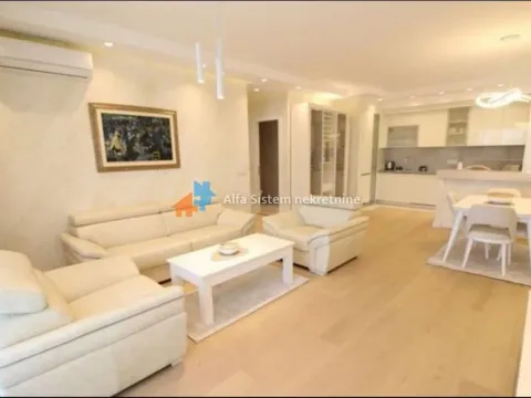Izdavanje, četvorosoban stan, 122m², Savski Venac, Beograd - image 22
