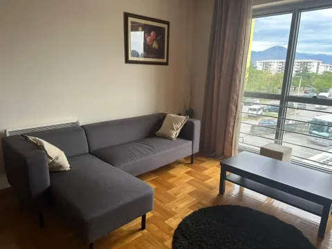 Izdavanje, trosoban stan, 84m², Tuški Put, Podgorica