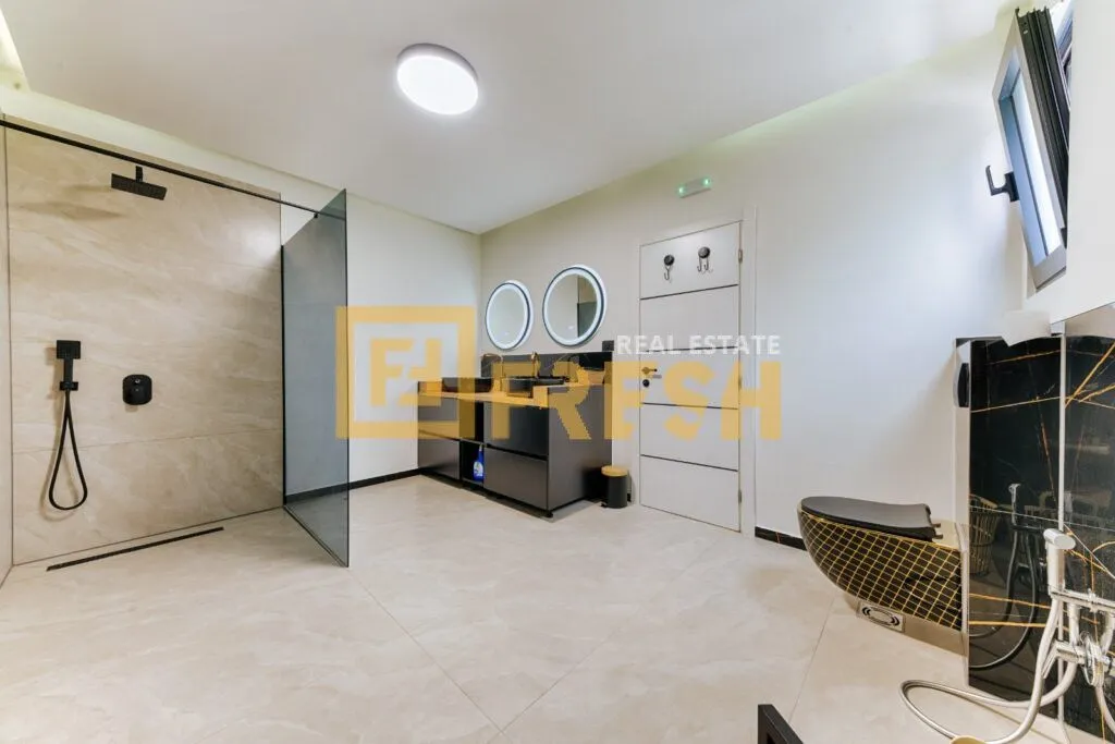 Sale, house, 280m², Bar, Crna Gora