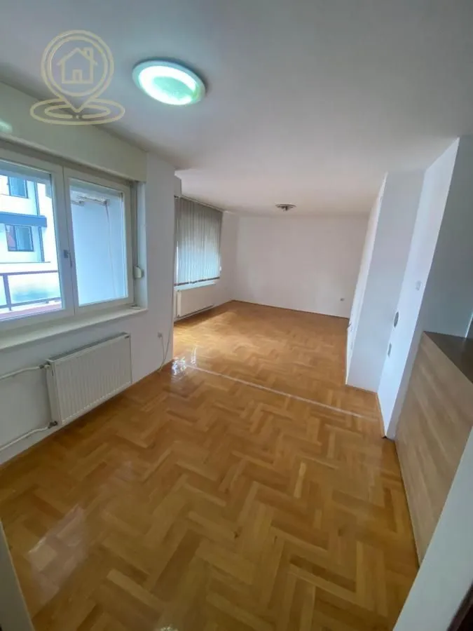 Izdavanje, trosoban stan, 73m², Medijana, Niš