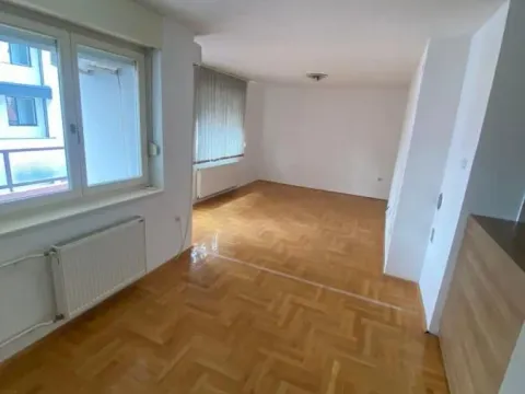 Izdavanje, trosoban stan, 73m², Crveni Krst, Niš - image 3